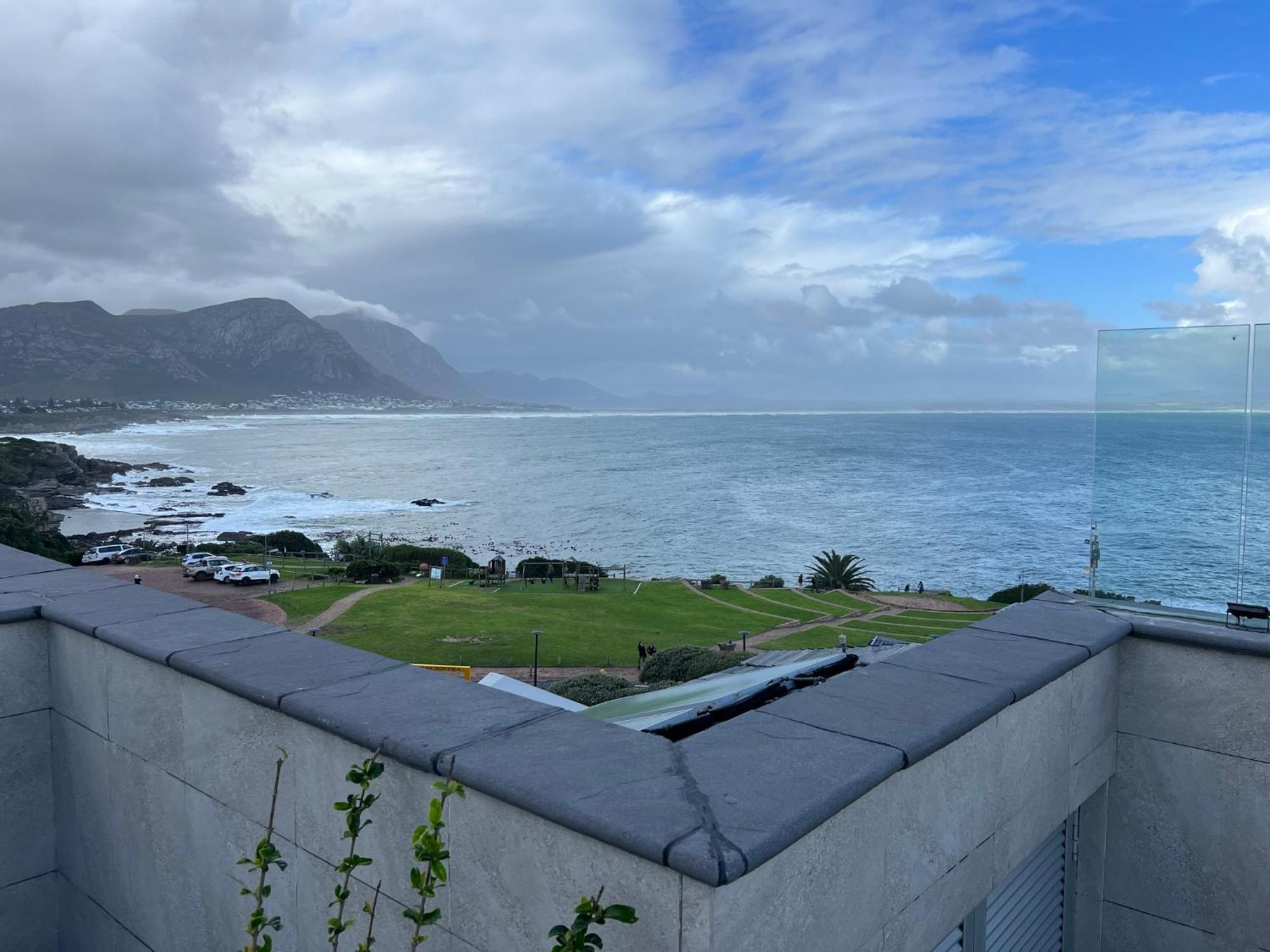 Hermanus Waterfront Apartment No 17 ภายนอก รูปภาพ